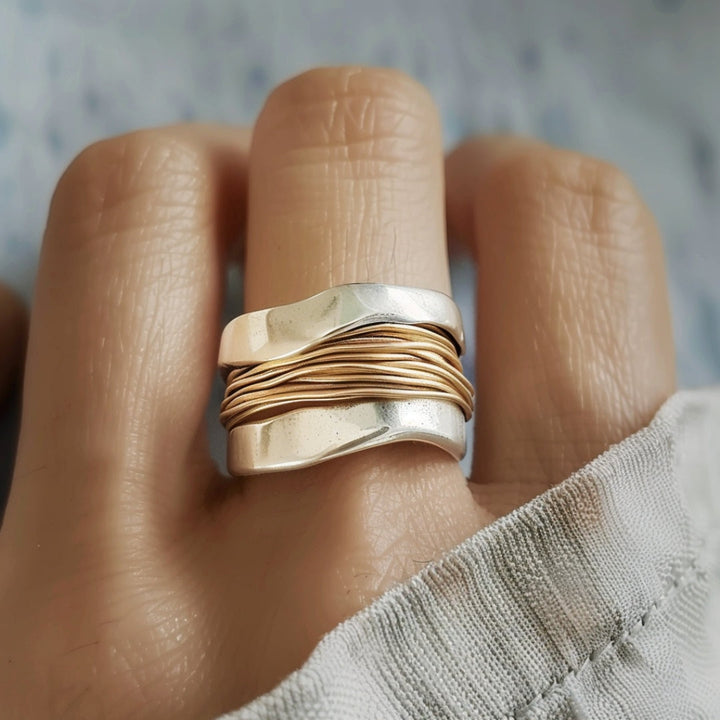 Minimalist Dual-Tone Silver & Gold Thread Ring