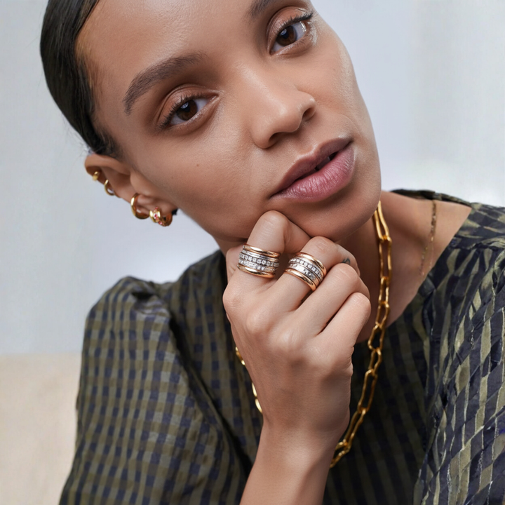 Elegant Gold and Silver Vintage Ring