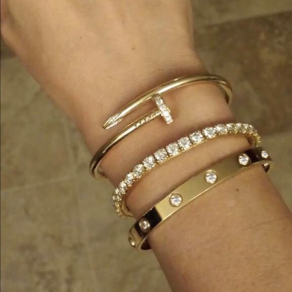 Luxury Gold Sparkling Bangles Bracelet Set