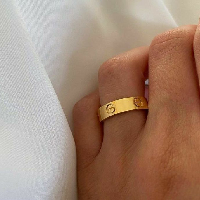 Minimalist Screw Design Ring