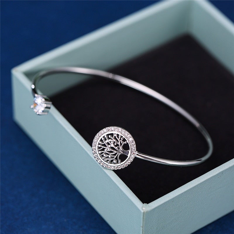 Adjustable Bracelet with Tree of Life – Symbol of Balance & Strength
