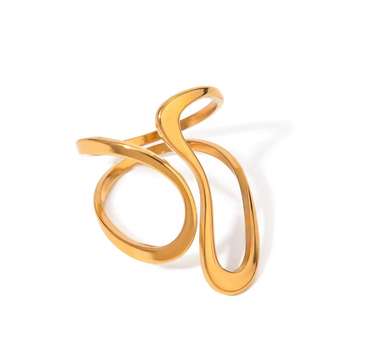 Elegant Gold Wave Ring