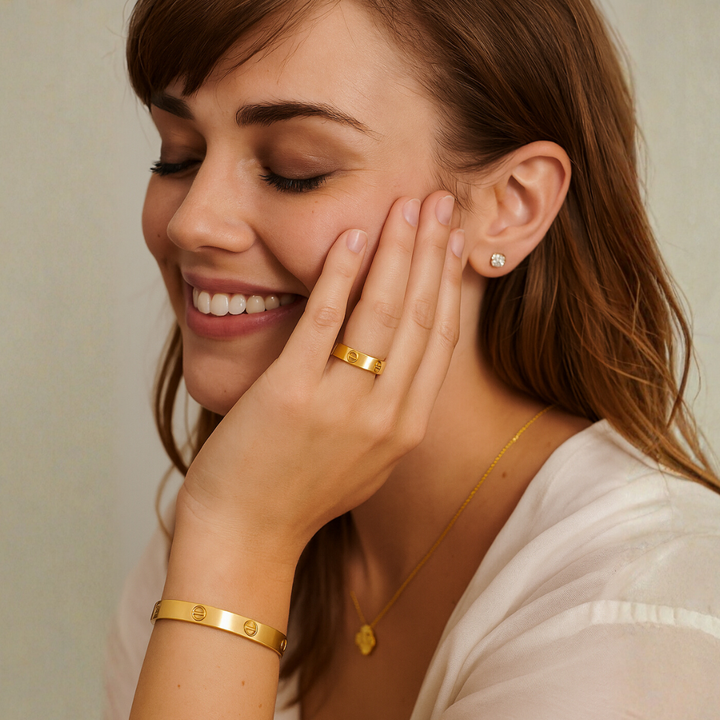 Minimalist Screw Design Ring