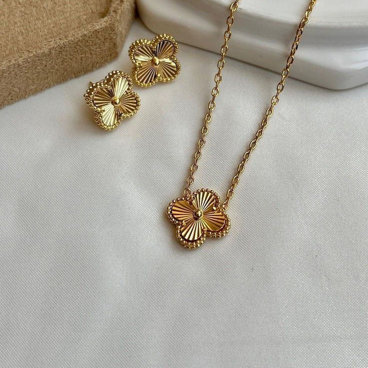 Elegant Clover Necklace
