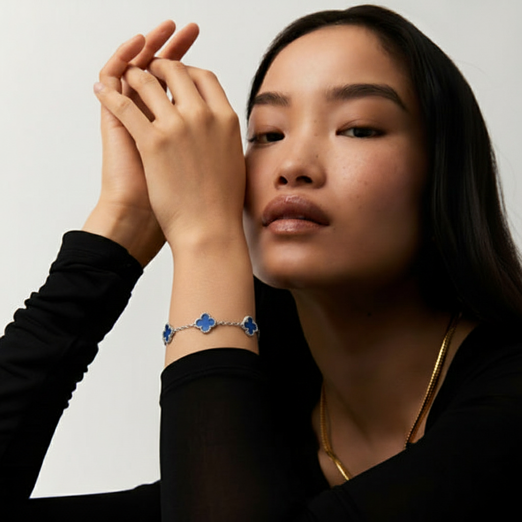 Clover Bracelet Blue – Elegant Four-Leaf Charm Bracelet for Luck & Everyday Style