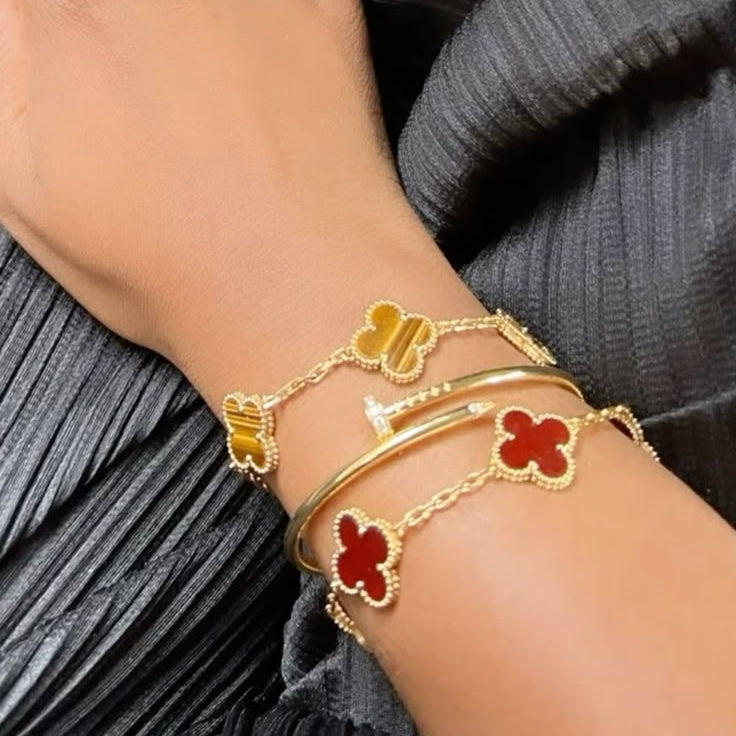 Clover Bracelet Red – Stylish Four-Leaf Charm Bracelet for Luck & Elegance