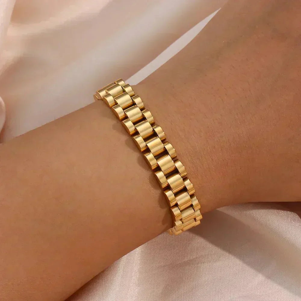 Gold Modern Link Chain Bracelet