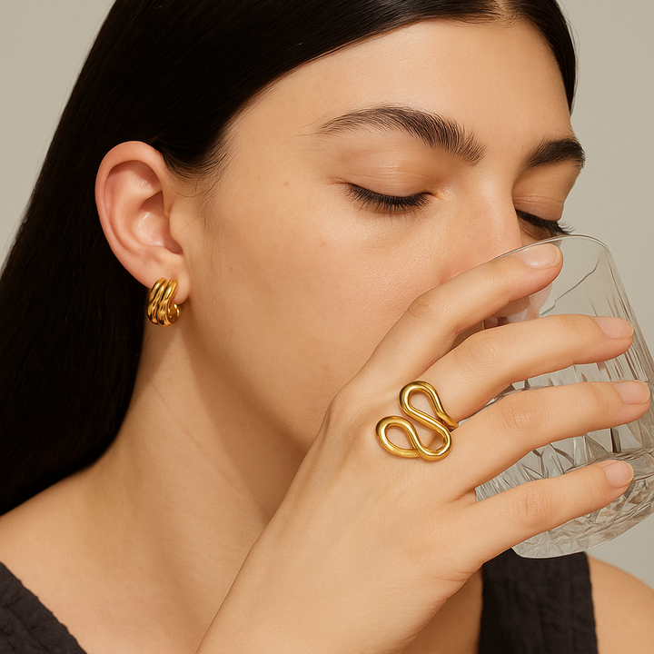 Elegant Gold Wave Ring