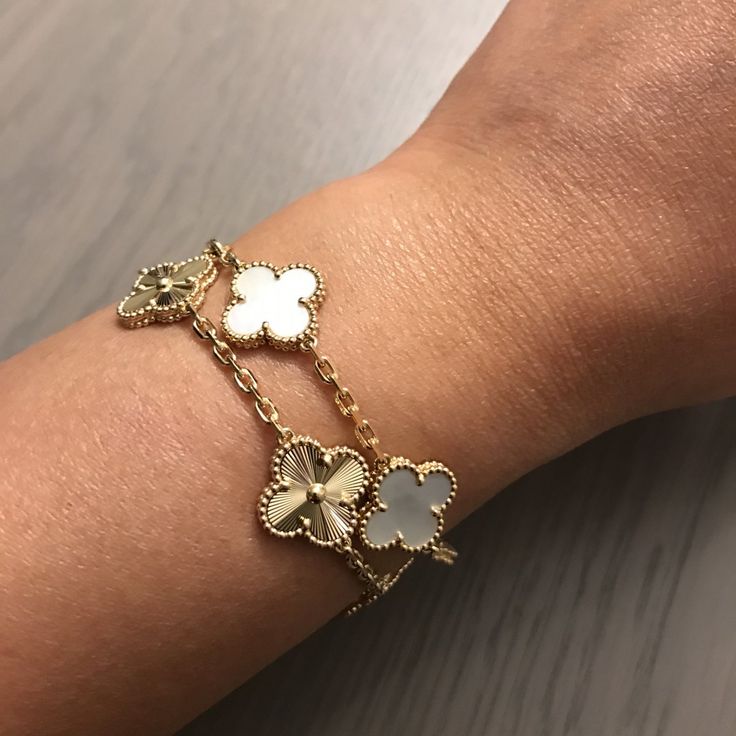 Delicate White Bracelet Set